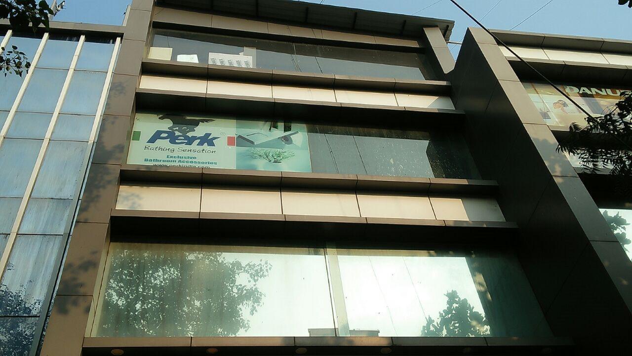 Hotel Alfa International Near Nanavati Hospital Mumbai Near Airport Mumbai Near Juhu Beach Екстериор снимка