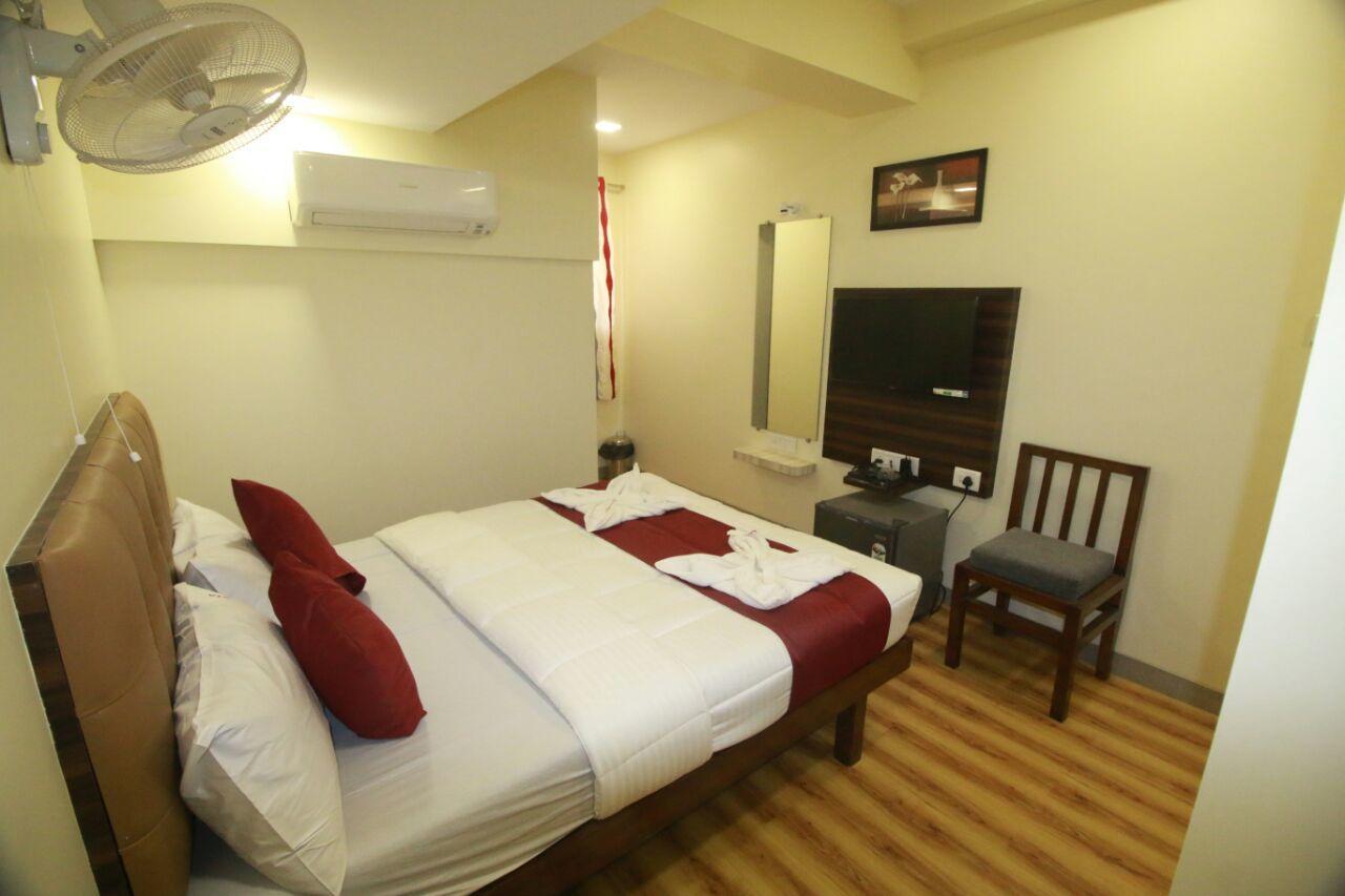 Hotel Alfa International Near Nanavati Hospital Mumbai Near Airport Mumbai Near Juhu Beach Екстериор снимка