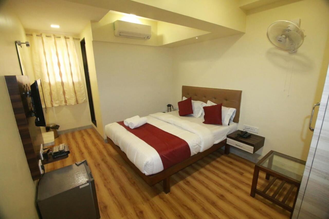 Hotel Alfa International Near Nanavati Hospital Mumbai Near Airport Mumbai Near Juhu Beach Екстериор снимка
